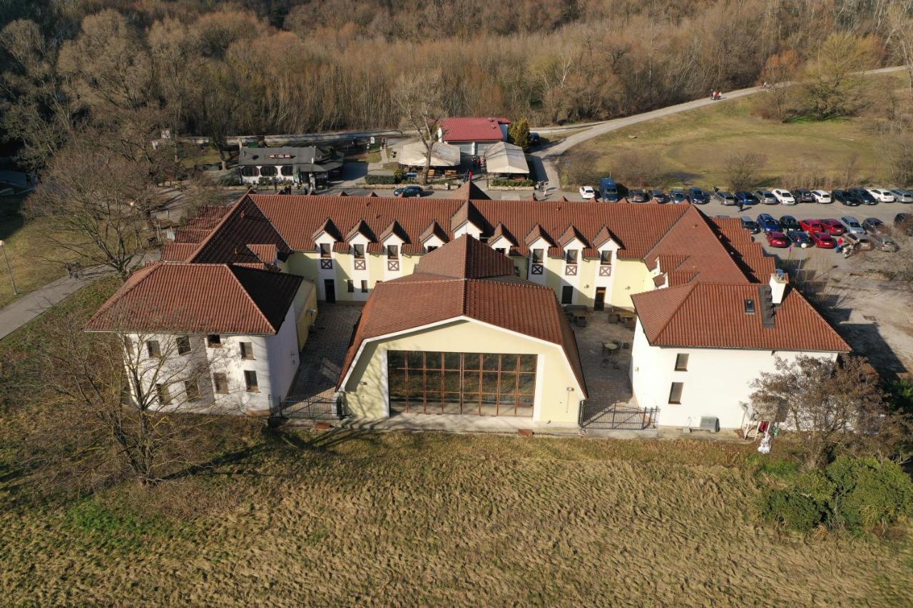 Hotel Hradna Brana Bratysława Zewnętrze zdjęcie